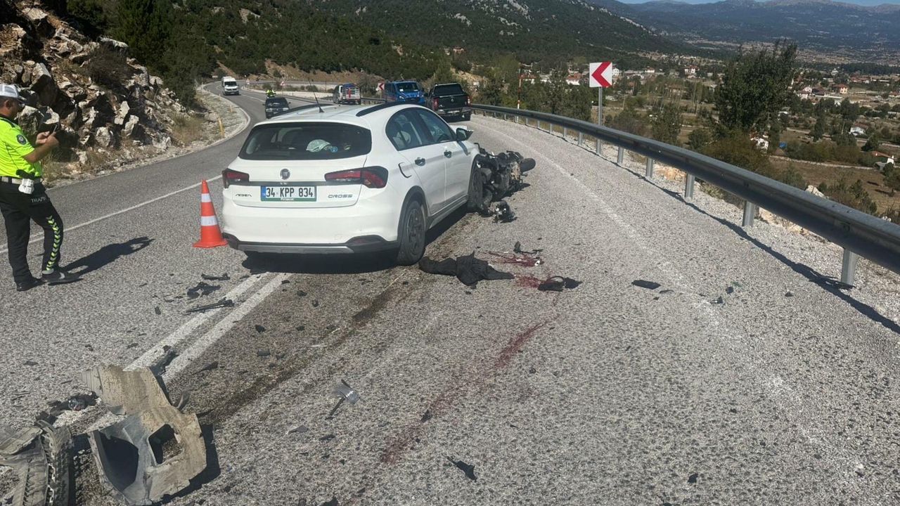 Motosiklet sürücüsünün öldüğü kaza, kamerada!