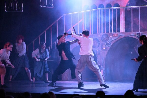 Manisa Şehir Tiyatrosu’ndan Romeo ve Juliet... Manisa Şehir Tiyatrosu’ndan Romeo ve Juliet...