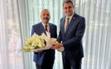 Ev hapsinde devir-teslim töreni Ev hapsinde devir-teslim töreni