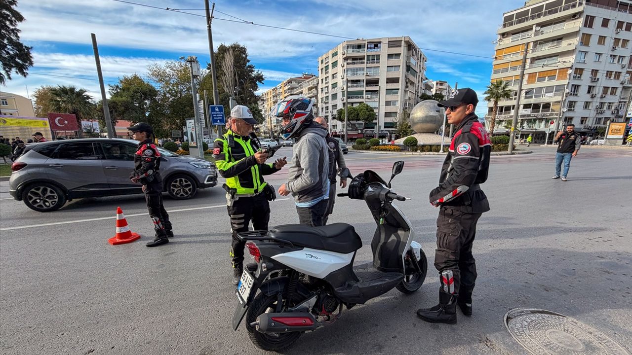 İzmir polisinden eş zamanlı “dar alan” uygulaması