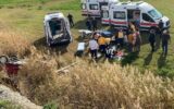 Manisa’da otomobil tarlaya devrildi: 5 kişi ...