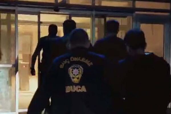 İzmir’de uyuşturucu operasyonu: 3 gözaltı İzmir’de uyuşturucu operasyonu: 3 gözaltı
