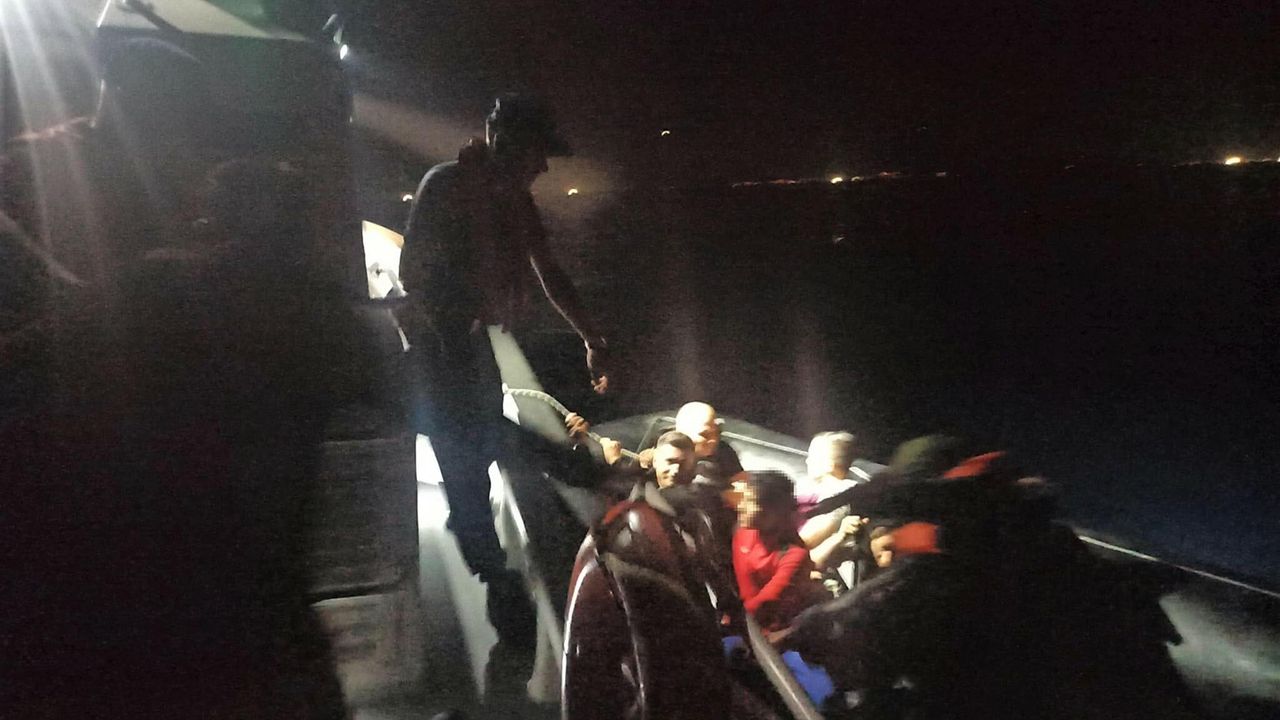 Kuşadası’nda 25 kaçak göçmen yakalandı