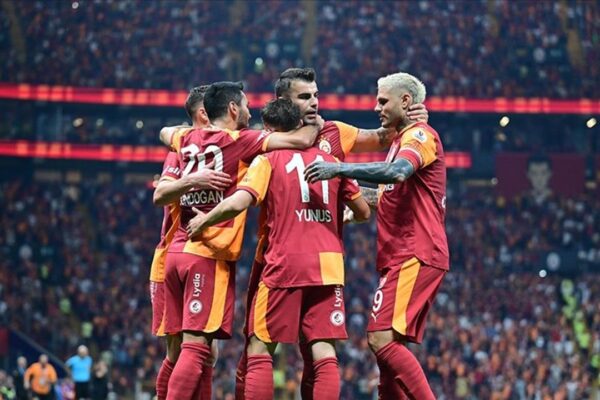Ajax maçı kamp kadrosu açıklandı: 2 kritik eksik!