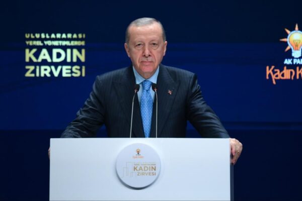 Erdoğan: El değiştiren belediyelerde sorunlar kron... Erdoğan: El değiştiren belediyelerde sorunlar kron...