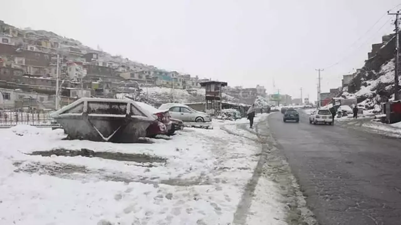 Afganistan’da kar yağışı ve sel can aldı!