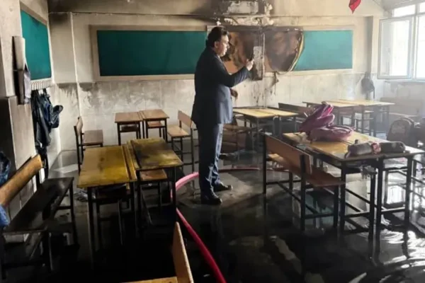 İlkokulda yangın: Eğitime 2 gün ara verildi İlkokulda yangın: Eğitime 2 gün ara verildi