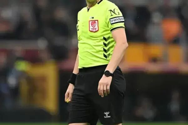 Trabzonspor – Fenerbahçe maçının hakemi bell... Trabzonspor – Fenerbahçe maçının hakemi bell...