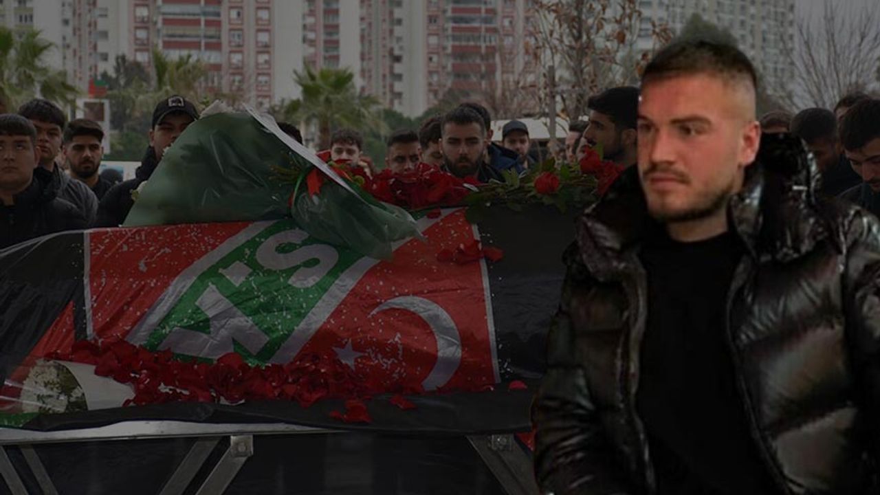 Kazada ölen taraftar, Karşıyaka bayrağı ile uğurlandı