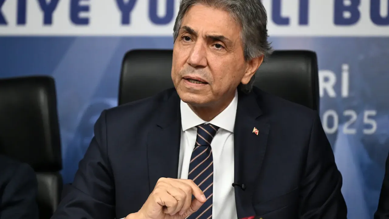 AK Partili Demir, İzmir Büyükşehir’e yüklendi: Yıllardır süren CHP belediyeciliğinin ibretlik sonucu!