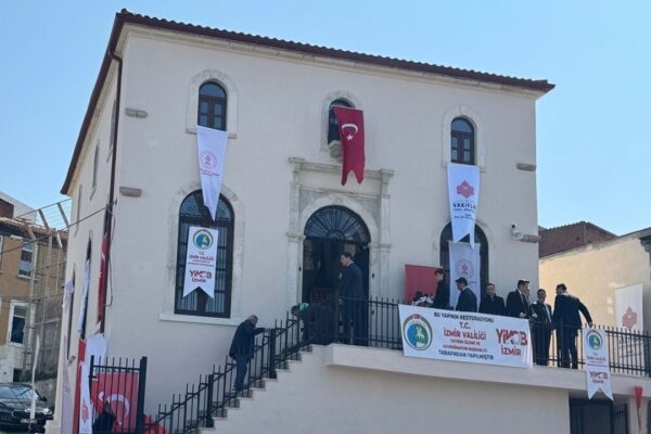 Restore edilen 132 yıllık Asmalı Mescit ibadete aç... Restore edilen 132 yıllık Asmalı Mescit ibadete aç...
