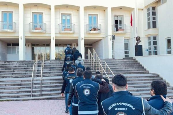 Bodrum’da 33 kaçak göçmen yakalandı! Bodrum’da 33 kaçak göçmen yakalandı!