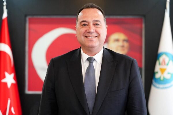 Başkan Dutlulu Manisalıların bayramını kutladı Başkan Dutlulu Manisalıların bayramını kutladı