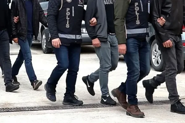 Yasa dışı bahis ve dolandırıcılık operasyonu: 13 ş...