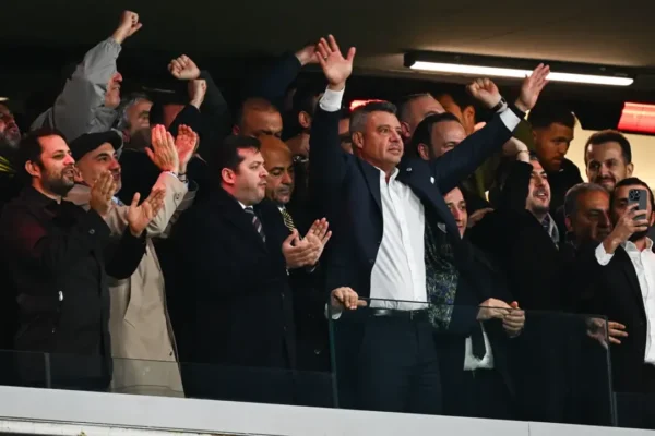Fenerbahçe duyurdu, divan kurulu ertelendi Fenerbahçe duyurdu, divan kurulu ertelendi