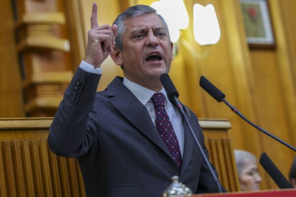 “Gerekirse boynumuzu vereceğiz ama boyun eğm...