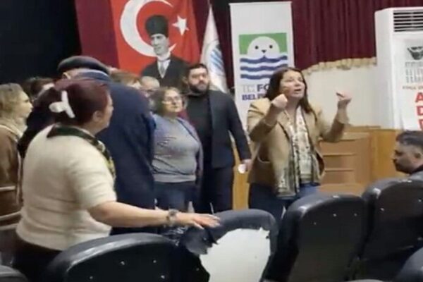 ADD Foça seçiminde gerilim tavan… Başkan Fıç...