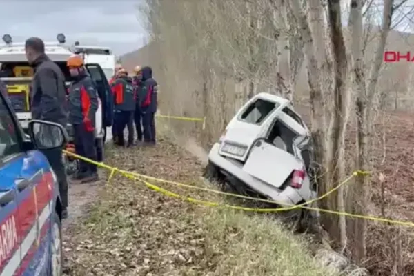 Kanser hastası babasını hastaneye götürürken kaza ...
