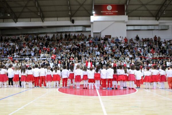 Bayraklı’da 23 Nisan coşkusu başladı! Bayraklı’da 23 Nisan coşkusu başladı!