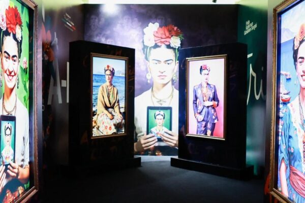 Frida Kahlo Sergisi kapılarını açtı Frida Kahlo Sergisi kapılarını açtı
