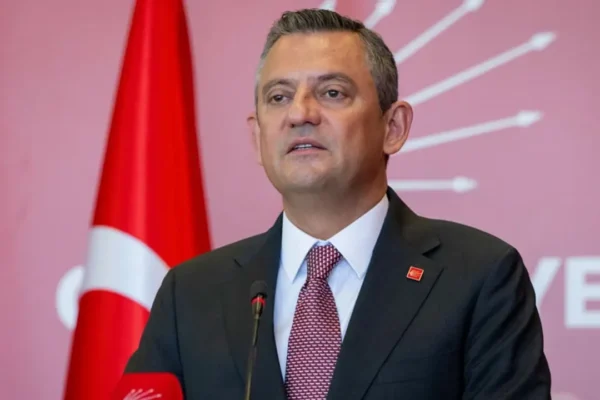 Özgür Özel’den Konak’ta mesaj seli!