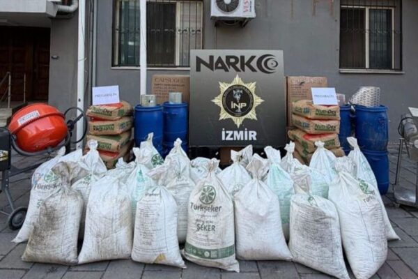 İzmir’de ‘zehir’ operasyonu: Tut...