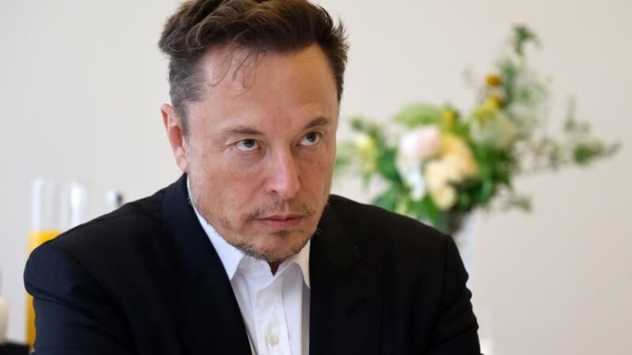 Elon Musk’la fotoğraf çektiren “hayran”, Xiaomi CEO’su çıktı
