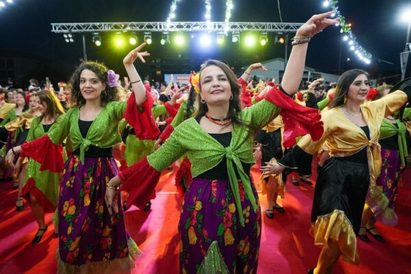 Gaziemirliler baharı coşkuyla karşıladı