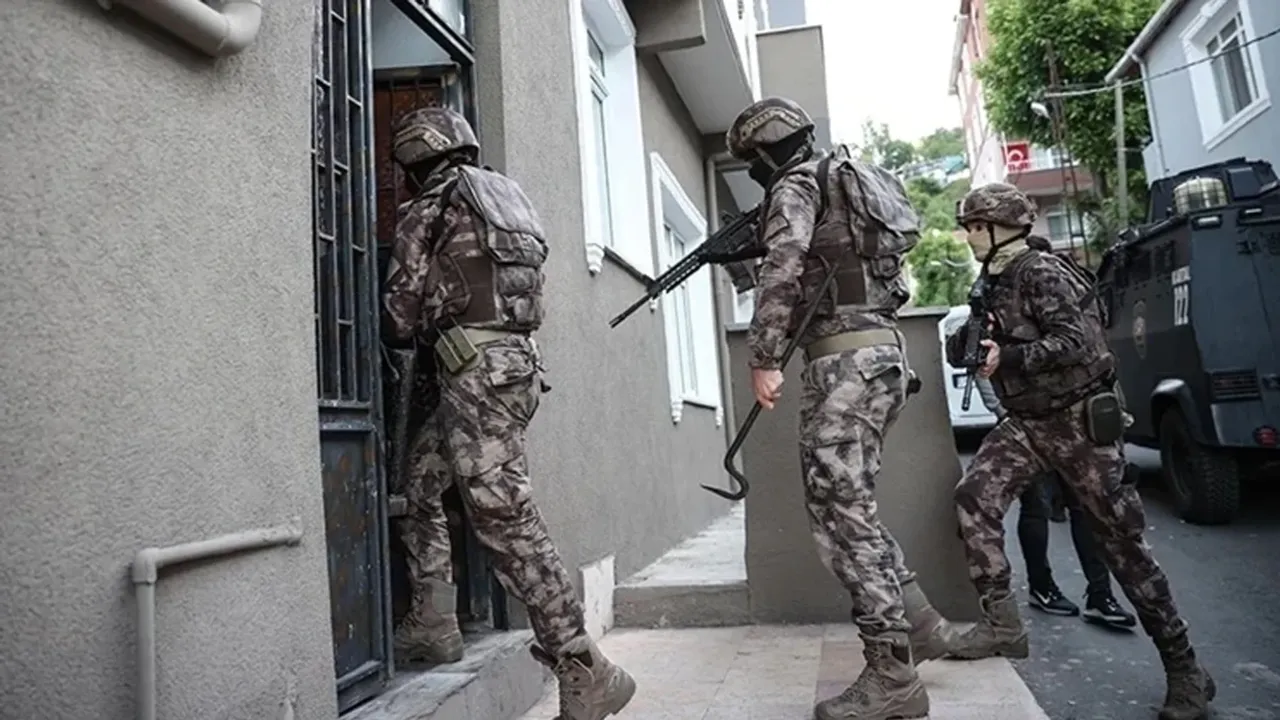 İstanbul’da 3 ilçede suç örgütüne operasyon: 13 gözaltı