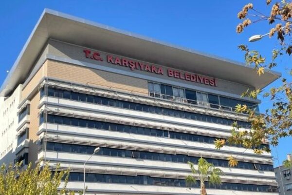 Karşıyaka’ya genel merkez müdahalesi! Karşıyaka’ya genel merkez müdahalesi!