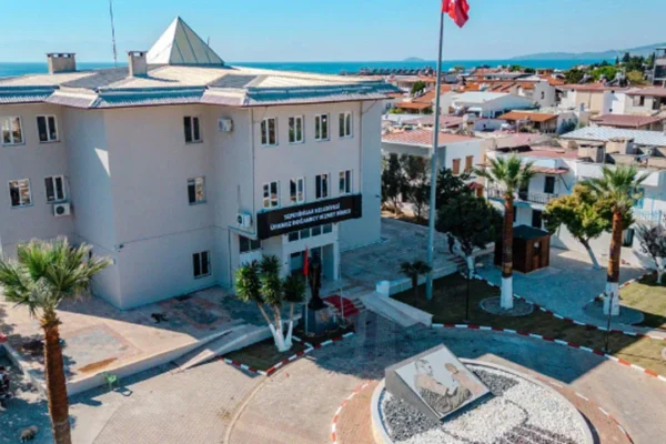 Seferihisar Belediyesi’nden operasyon açıklaması: ... Seferihisar Belediyesi’nden operasyon açıklaması: ...