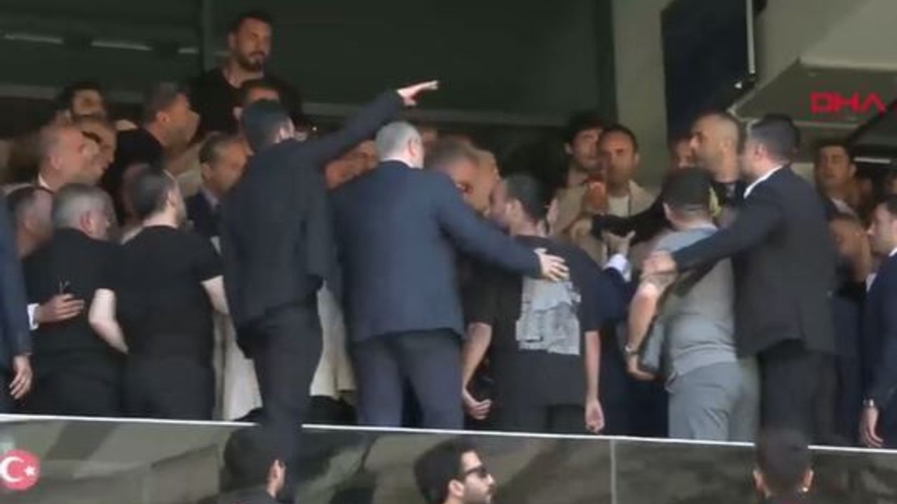 Fenerbahçe genel kurulunda gerginlik!
