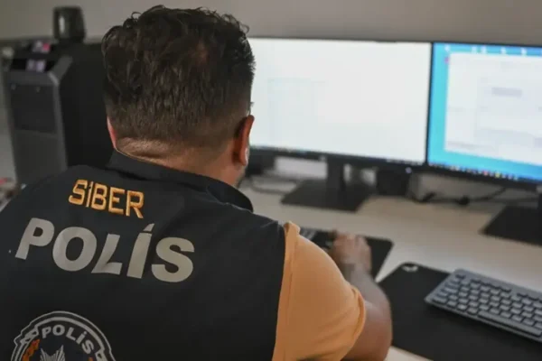 18 ilde siber suçlarla mücadele operasyonu: 194 tu... 18 ilde siber suçlarla mücadele operasyonu: 194 tu...