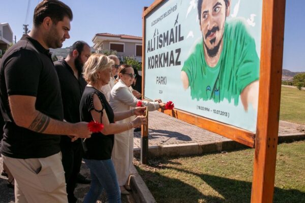 Güzelbahçeliler Ali İsmail Korkmaz’ı andı Güzelbahçeliler Ali İsmail Korkmaz’ı andı