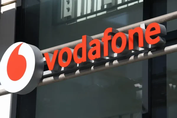 Dünyanın telekom devi Vodafone satıldı: Yeni sahib... Dünyanın telekom devi Vodafone satıldı: Yeni sahib...