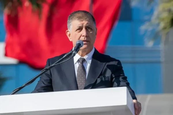 “AK Parti’ye geçecek” iddiaların... “AK Parti’ye geçecek” iddiaların...