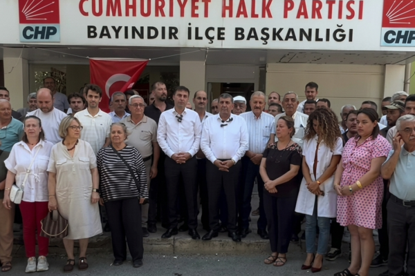 CHP’den toplu istifa: Bayındır YENİ Parti yolunda! CHP’den toplu istifa: Bayındır YENİ Parti yolunda!