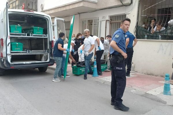 Kötü koku korkunç gerçeği ortaya çıkardı… Ce... Kötü koku korkunç gerçeği ortaya çıkardı… Ce...