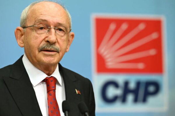 Erdal Beşikçioğlu’nu ziyaret etti! Erdal Beşikçioğlu’nu ziyaret etti!