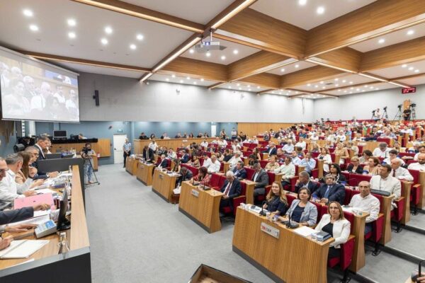 Büyükşehir’de kritik süreç: Başkan vekilleri netle... Büyükşehir’de kritik süreç: Başkan vekilleri netle...