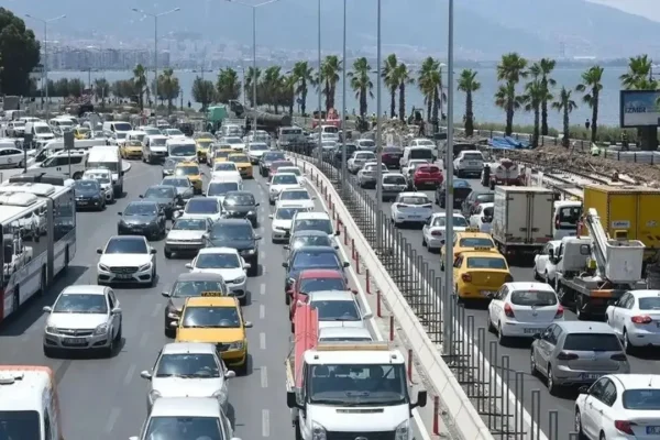 İzmir’de her 2 kişiye 1 araç! İzmir’de her 2 kişiye 1 araç!