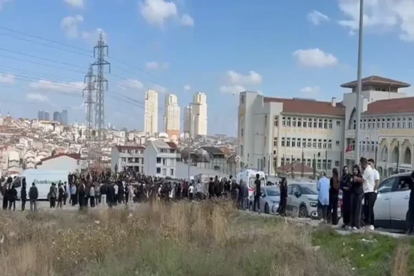 Lisede bıçaklı kavga: 2 öğrenci yaralı